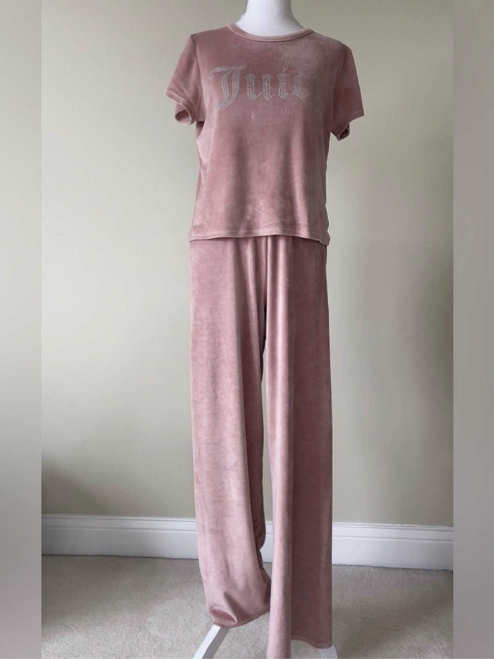 Juicy Couture Blush Pink Velour two pieces short sleeve Lounge Set EUC Size M